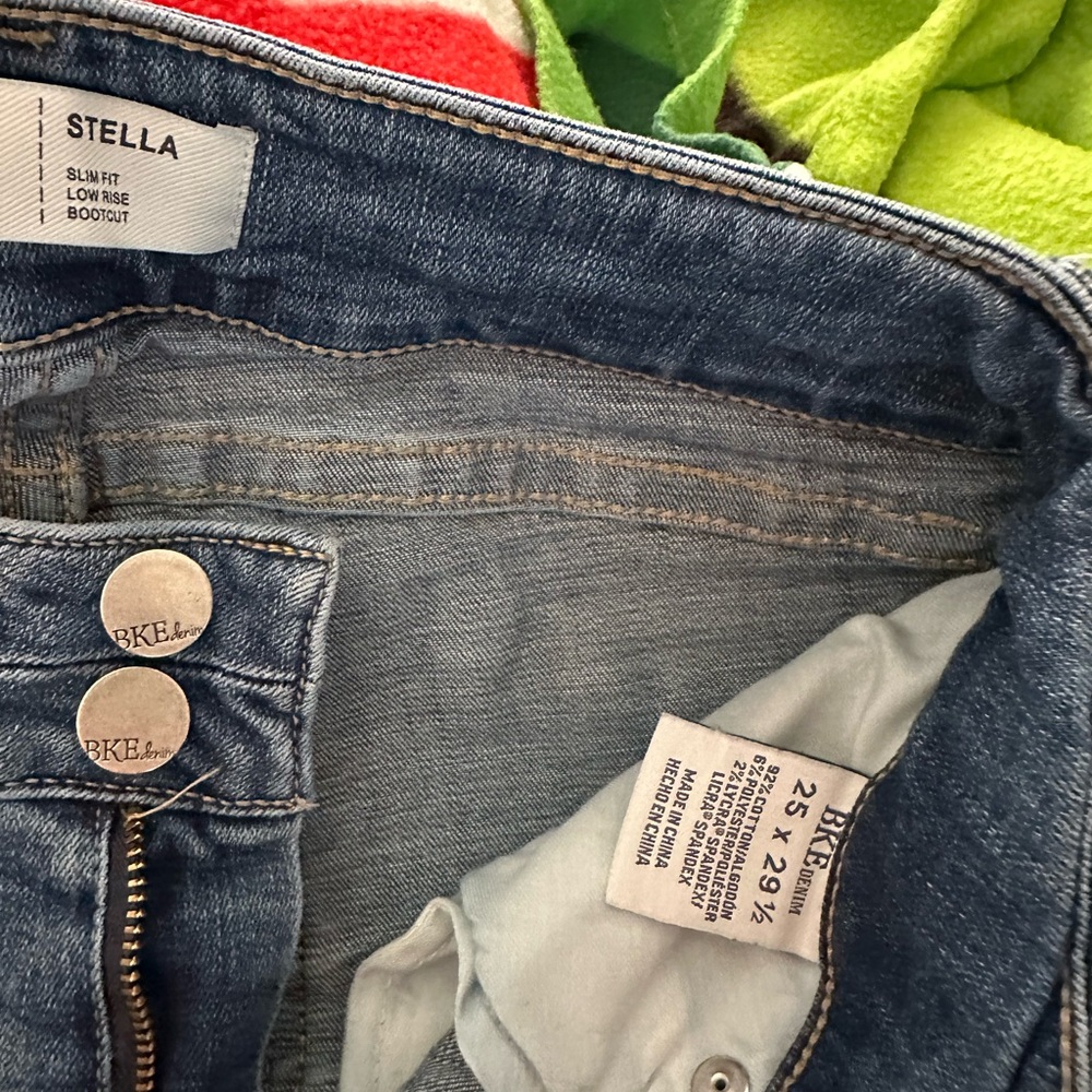 BKE Stella low rise bootcut 25x29 1/2
Worn couple times washed once